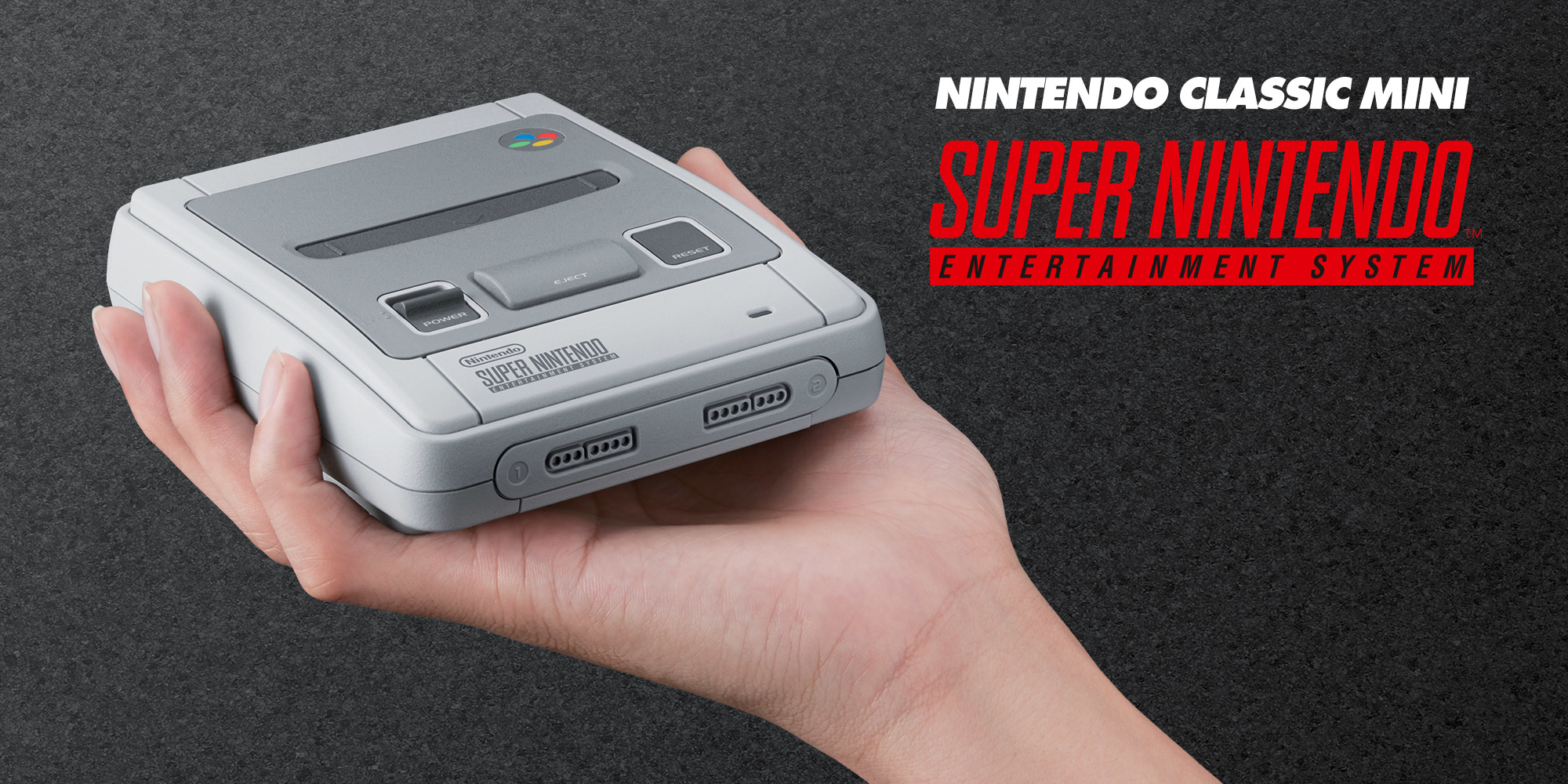 Nintendo Classic Mini Super Nintendo in der Hand