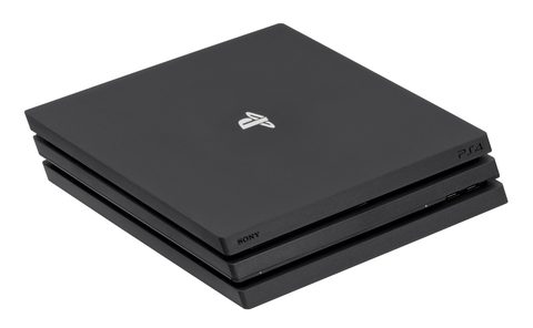 PS4 Pro von vorne rechts